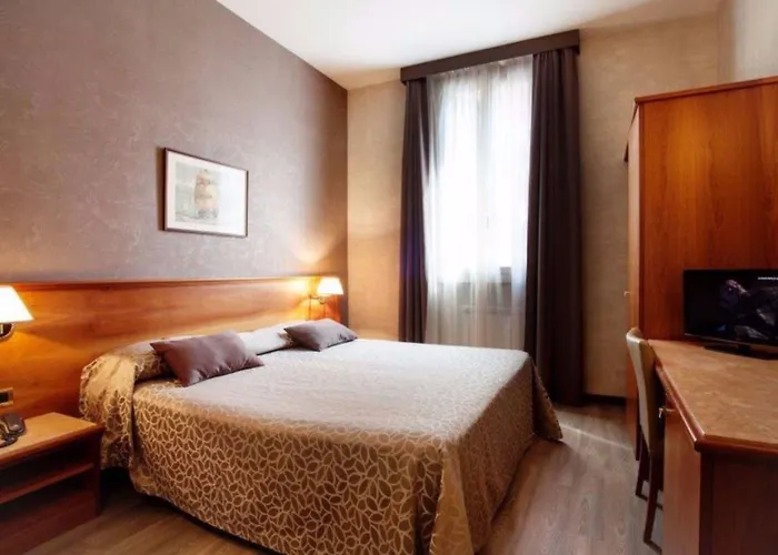 Astoria 3*