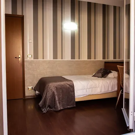 Astoria Hotel 3*