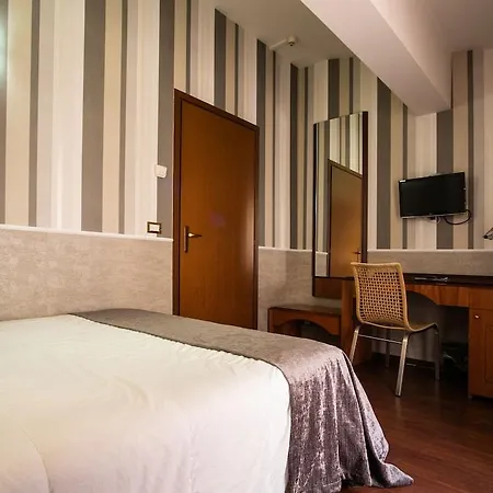 Astoria Hotel 3*