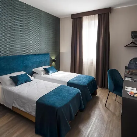 Astoria Hotel 3*