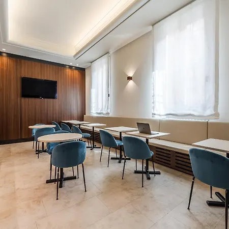 Astoria Hotel 3*