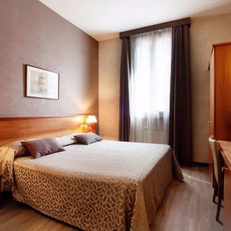 Astoria 3*