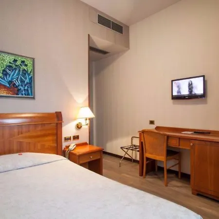 Astoria 3*