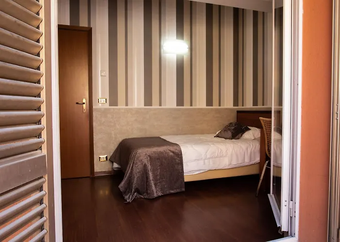 Astoria Hotel 3*