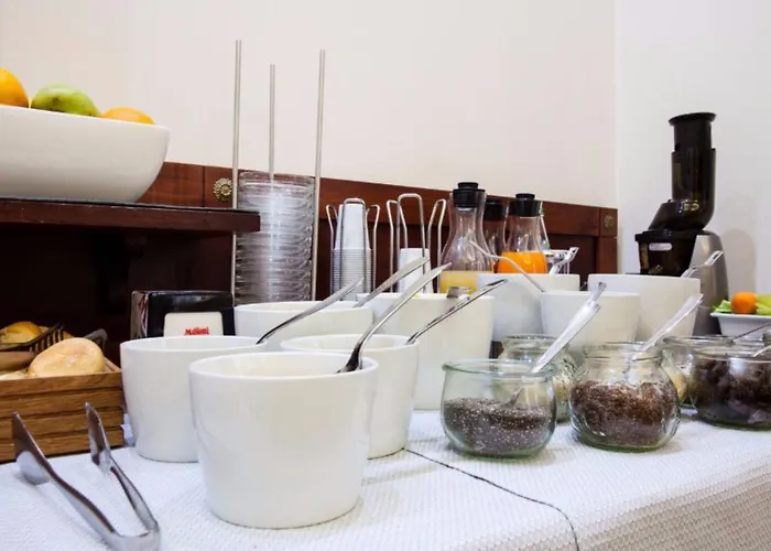 阿索托丽亚酒店 3*