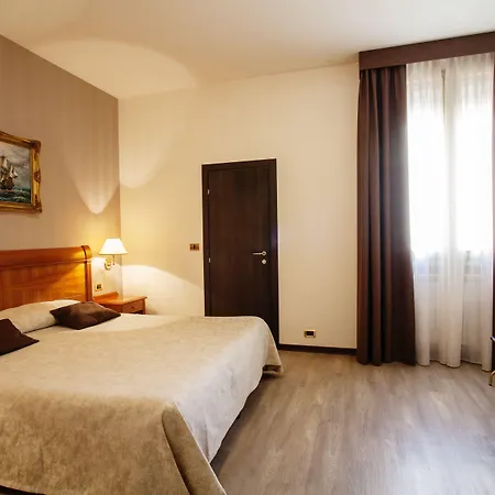 アストリア 3* ボローニャ