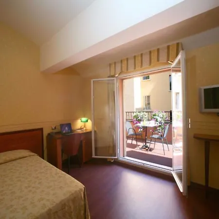 ホテル アストリア ボローニャ